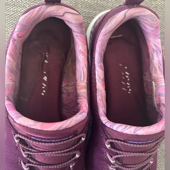 Skechers Women's Maroon and Pink Sneakers - Picture 6 of 7